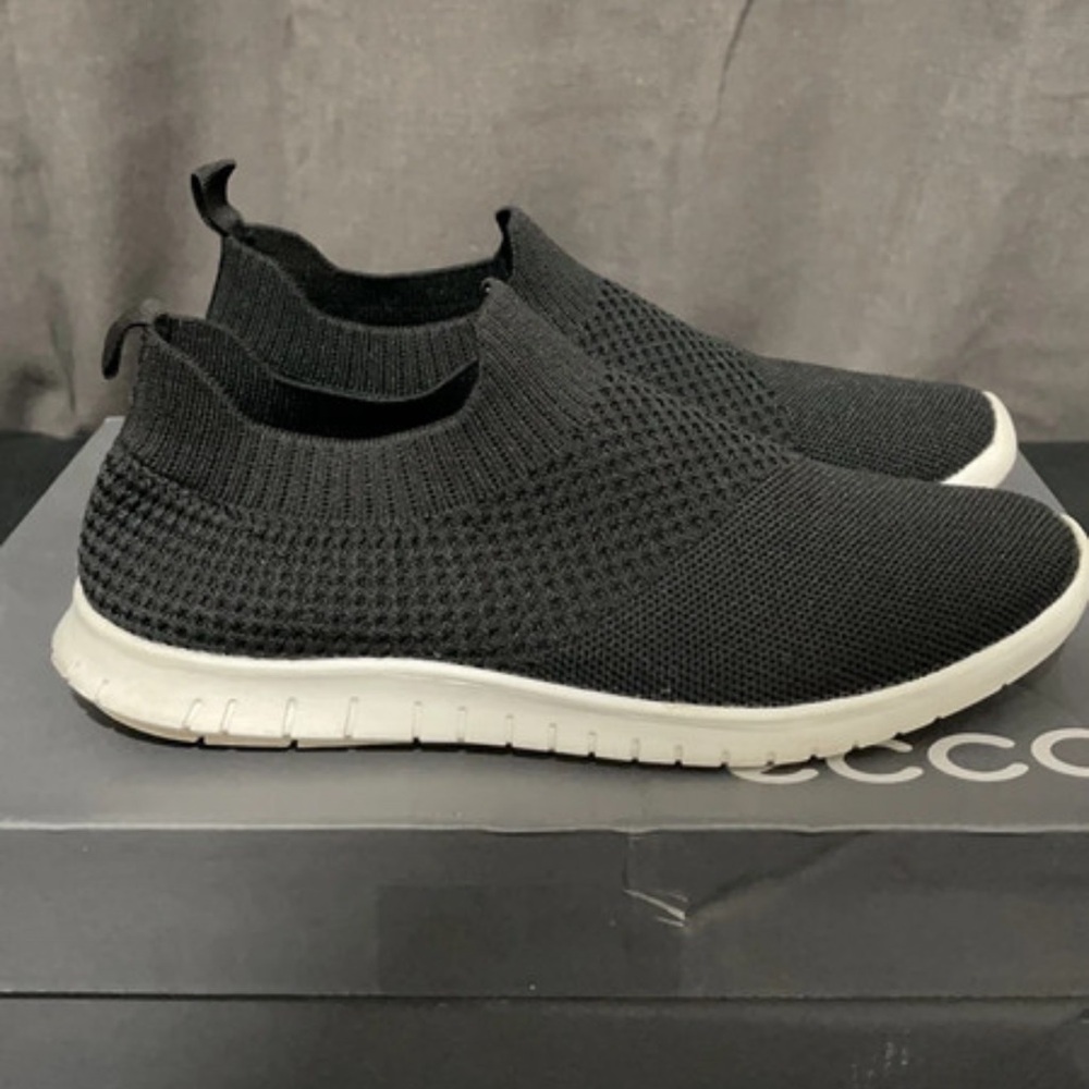 Steve madden women's Black Knit Slip-On Sneakers